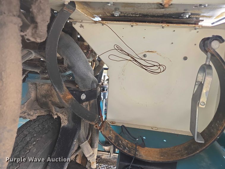 image for item EN3902 Tennant 255 Series II sweeper