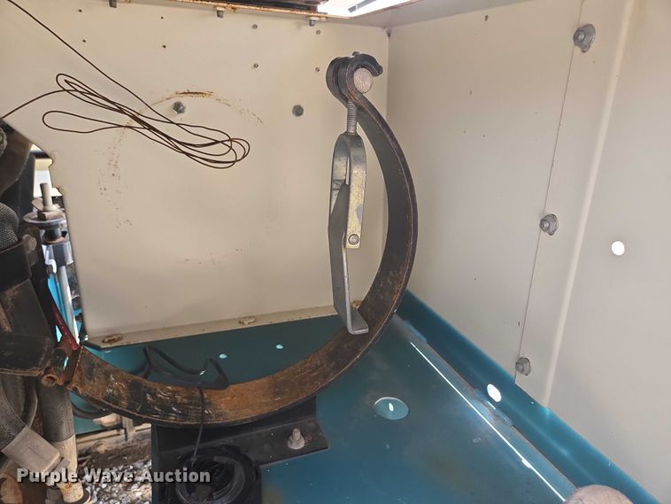 image for item EN3902 Tennant 255 Series II sweeper