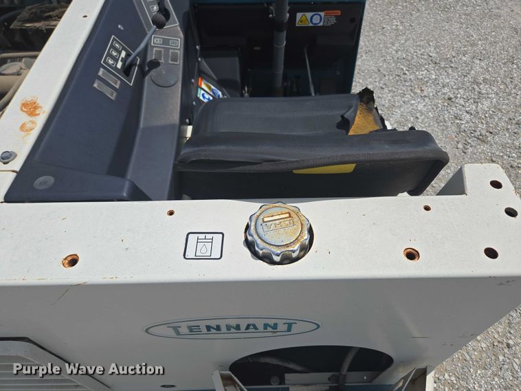 image for item EN3902 Tennant 255 Series II sweeper