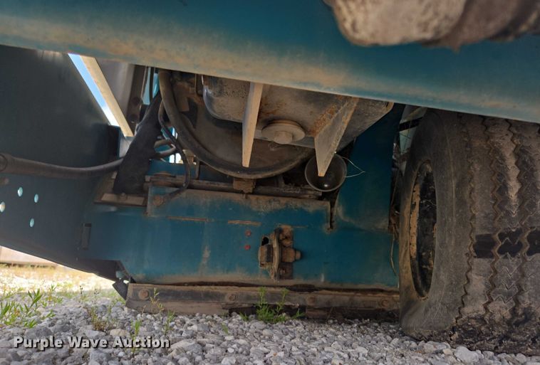 image for item EN3902 Tennant 255 Series II sweeper