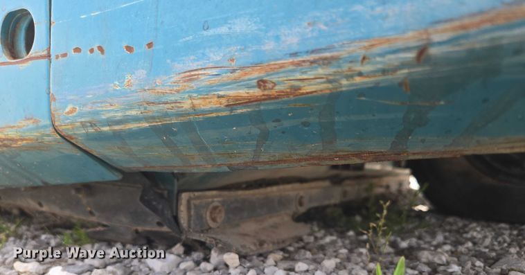 image for item EN3902 Tennant 255 Series II sweeper