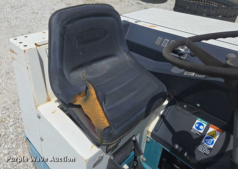 image for item EN3902 Tennant 255 Series II sweeper