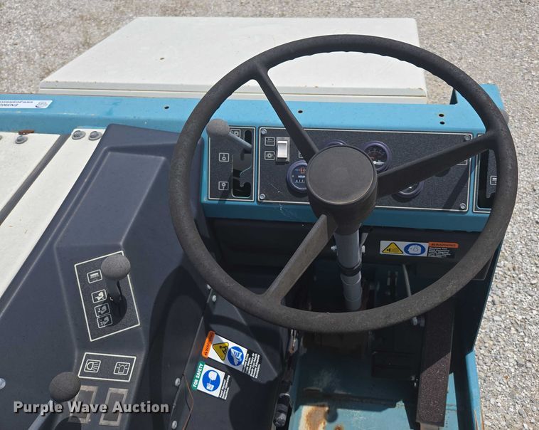 image for item EN3902 Tennant 255 Series II sweeper