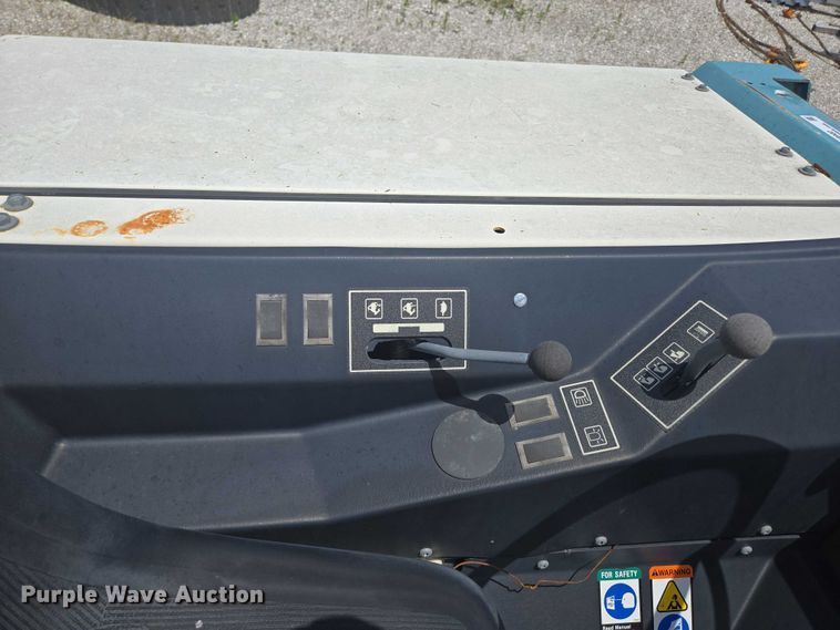 image for item EN3902 Tennant 255 Series II sweeper