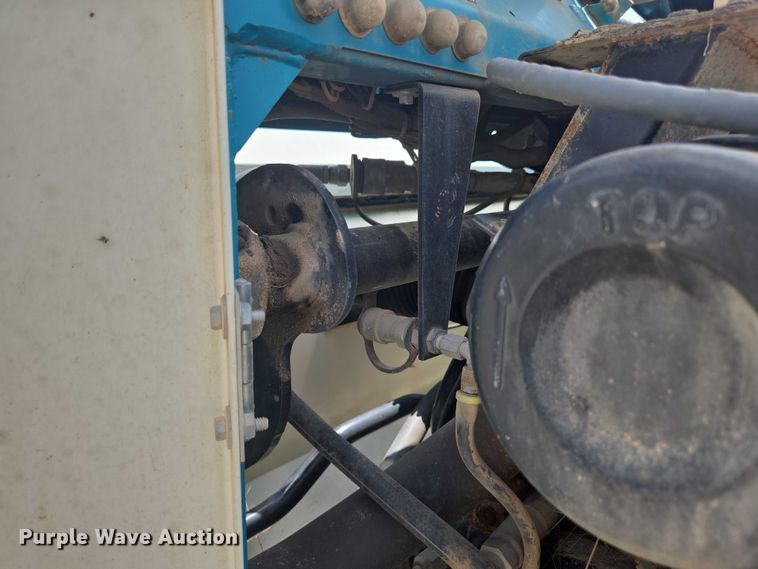 image for item EN3902 Tennant 255 Series II sweeper