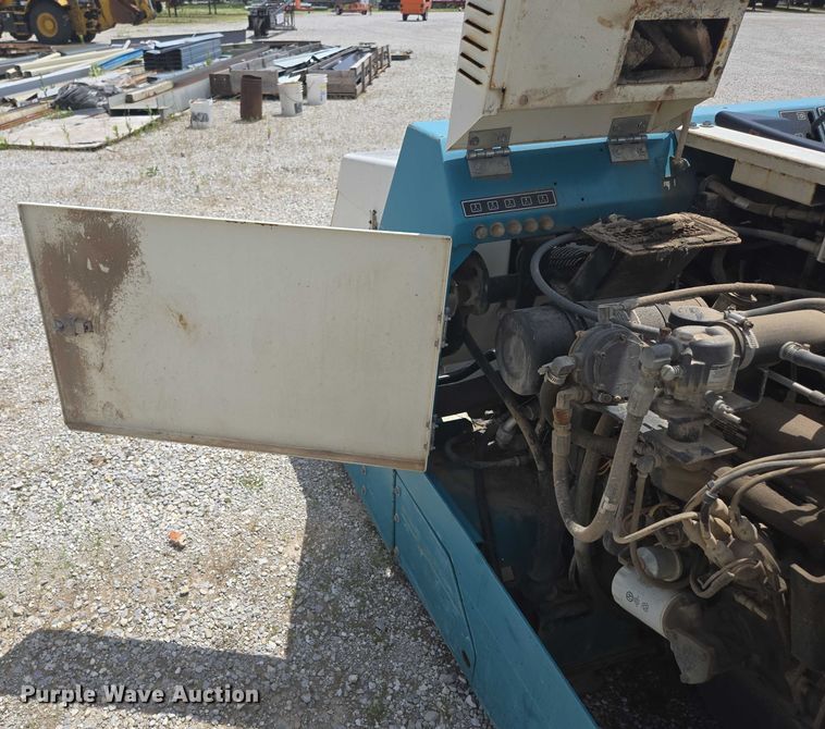 image for item EN3902 Tennant 255 Series II sweeper