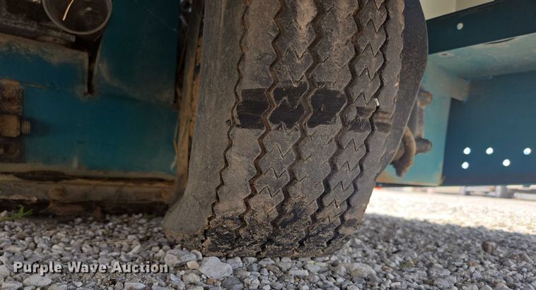 image for item EN3902 Tennant 255 Series II sweeper