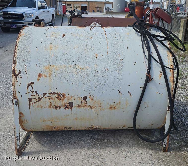 image for item EN3909 Fuel tank