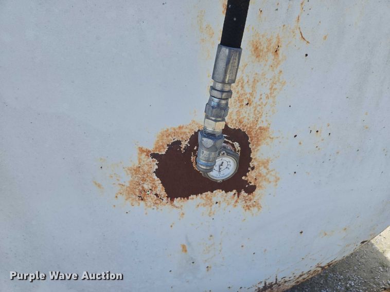 image for item EN3909 Fuel tank