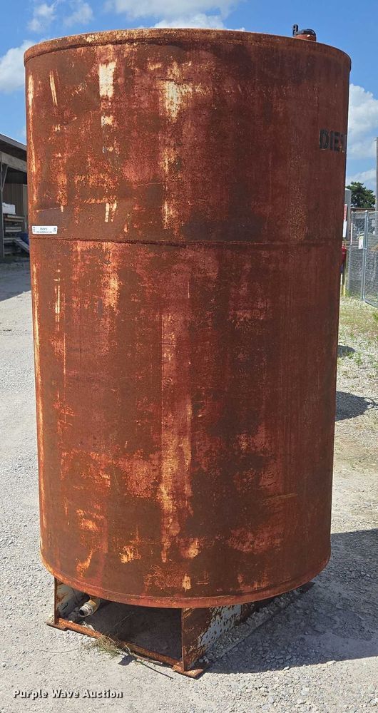 image for item EN3910 Fuel tank