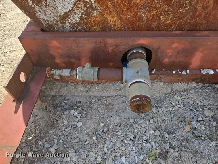 image for item EN3911 Tank