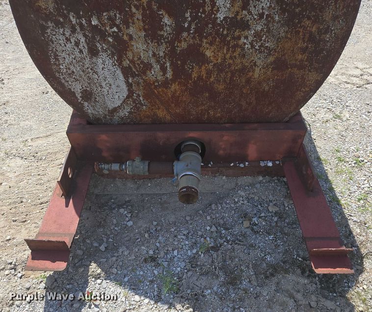 image for item EN3911 Tank