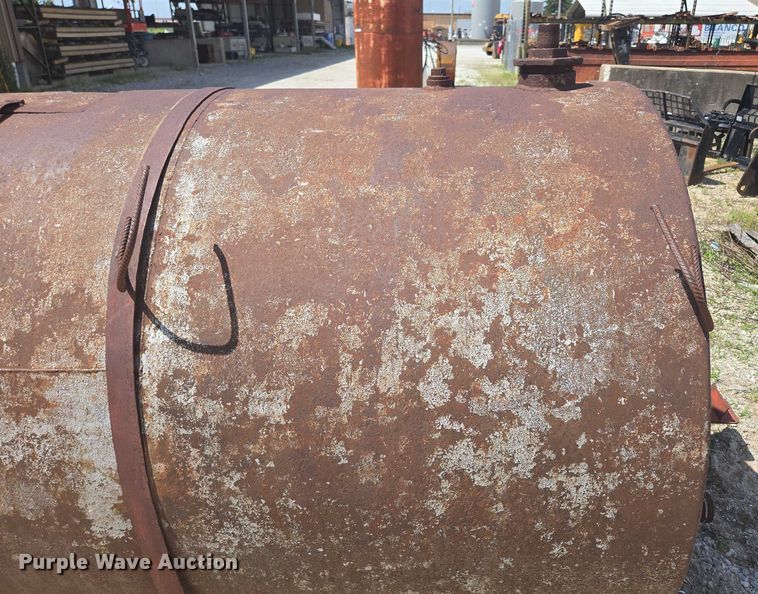 image for item EN3911 Tank