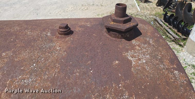 image for item EN3911 Tank