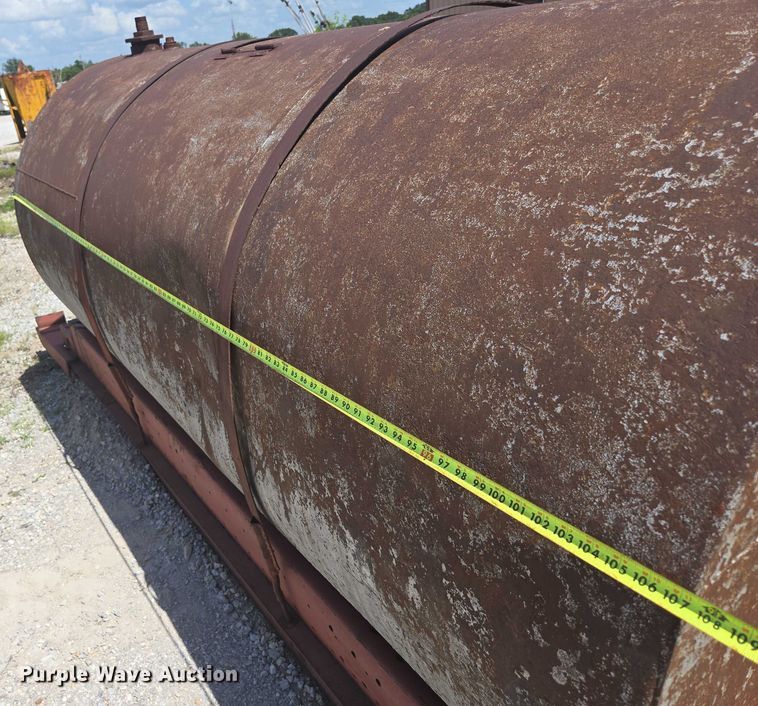 image for item EN3911 Tank