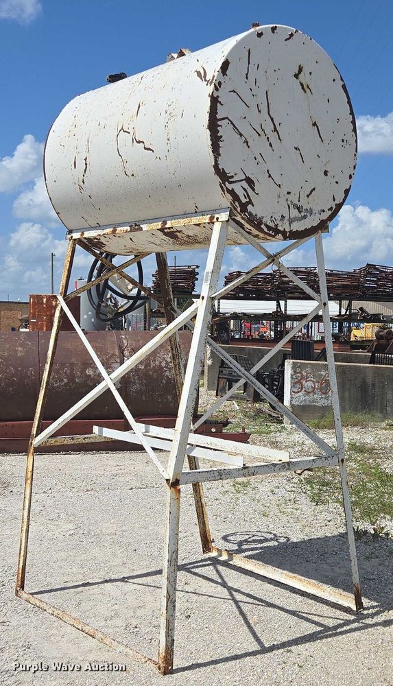 image for item EN3912 Fuel tank