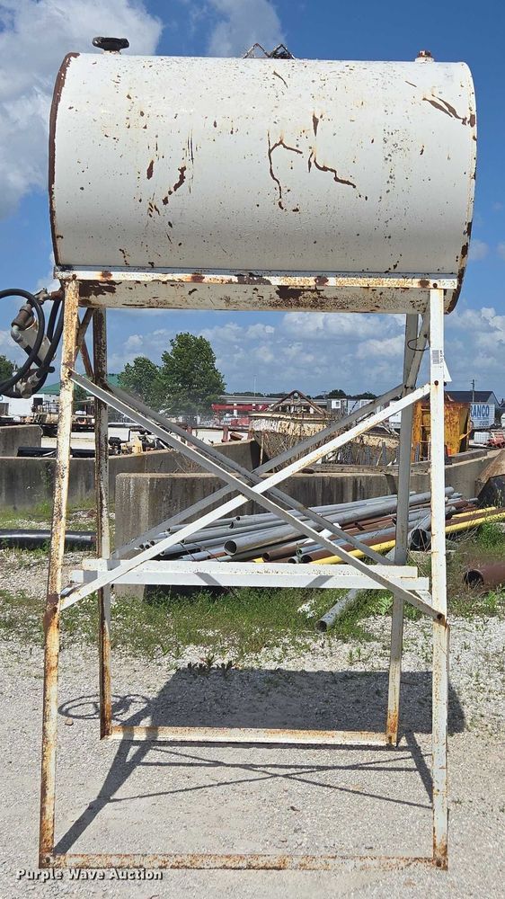 image for item EN3912 Fuel tank