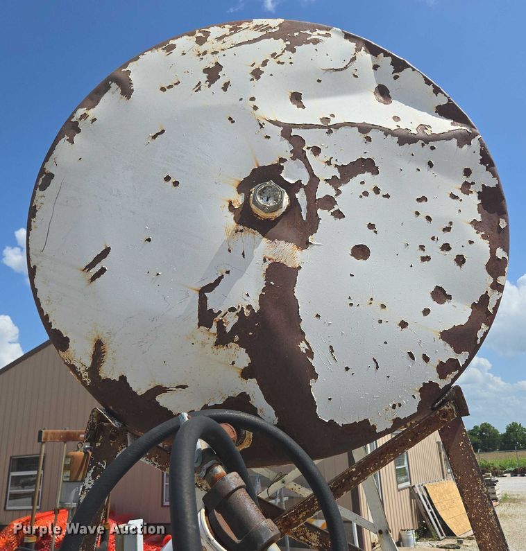 image for item EN3912 Fuel tank