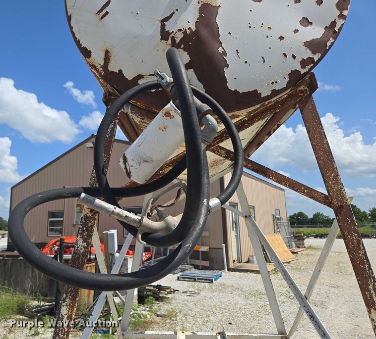 image for item EN3912 Fuel tank