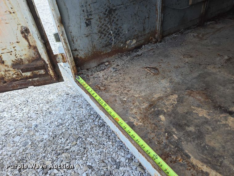 image for item EN3917 1997 Eagle Body Inc enclosed cargo trailer