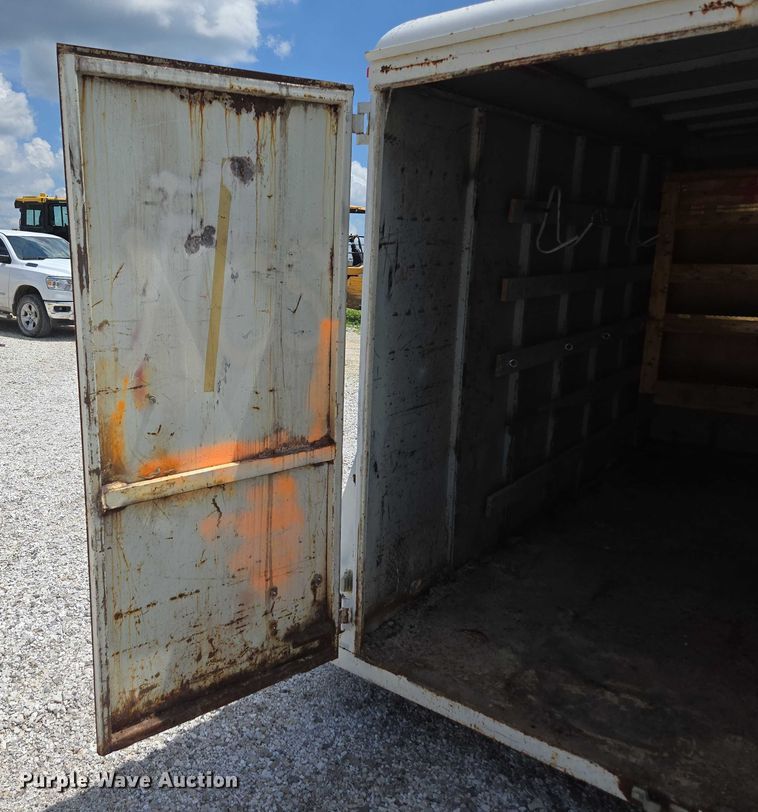 image for item EN3917 1997 Eagle Body Inc enclosed cargo trailer