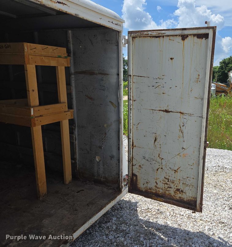 image for item EN3917 1997 Eagle Body Inc enclosed cargo trailer