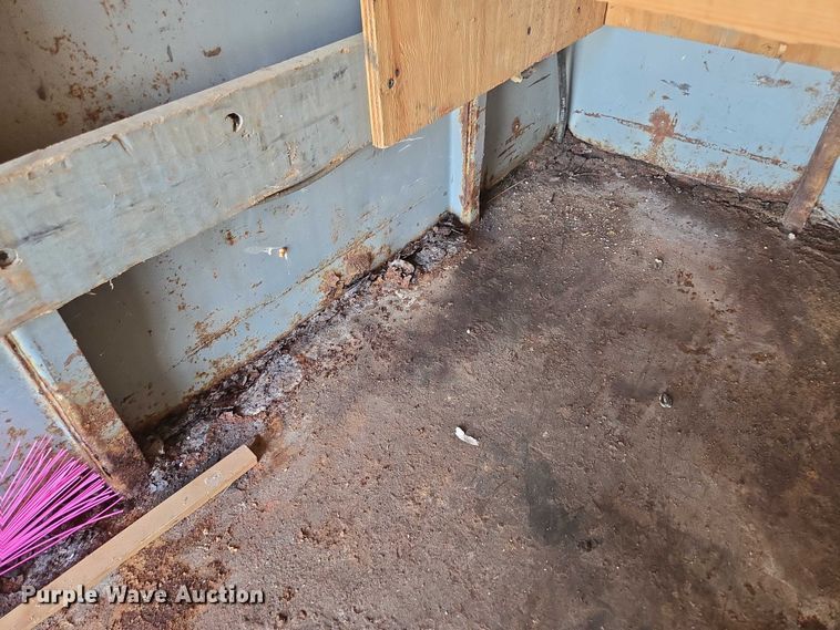 image for item EN3917 1997 Eagle Body Inc enclosed cargo trailer