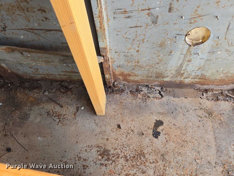 image for item EN3917 1997 Eagle Body Inc enclosed cargo trailer