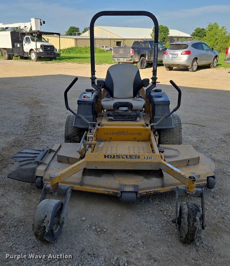 image for item EN3922 2018 Hustler 937037 ZTR lawn mower