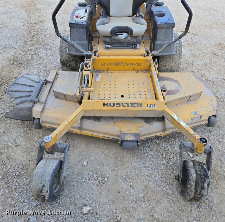 image for item EN3922 2018 Hustler 937037 ZTR lawn mower