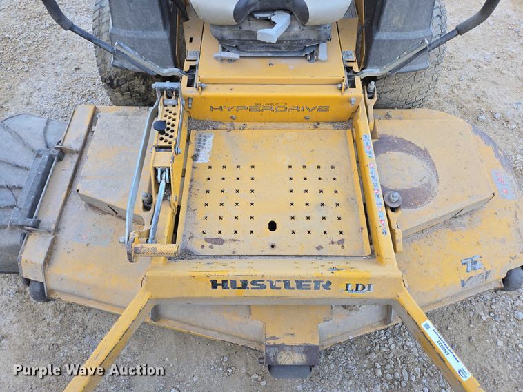 image for item EN3922 2018 Hustler 937037 ZTR lawn mower