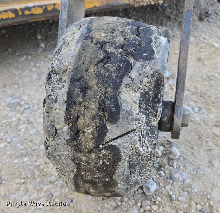 image for item EN3922 2018 Hustler 937037 ZTR lawn mower