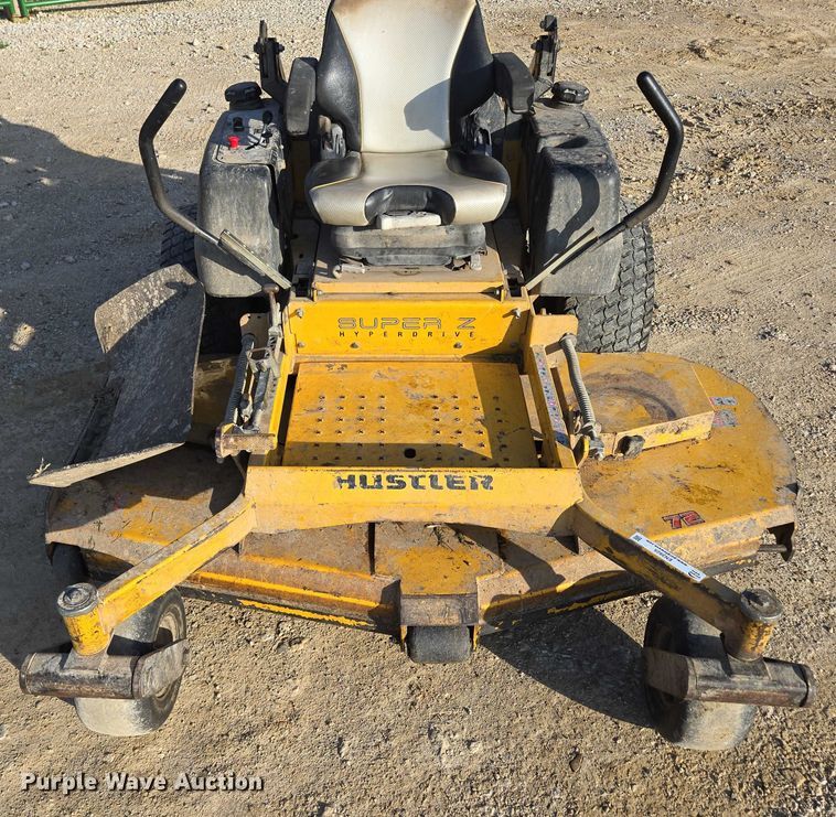 image for item EN3925 2015 Hustler 934349 ZTR lawn mower