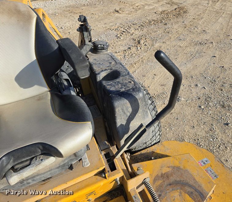 image for item EN3925 2015 Hustler 934349 ZTR lawn mower