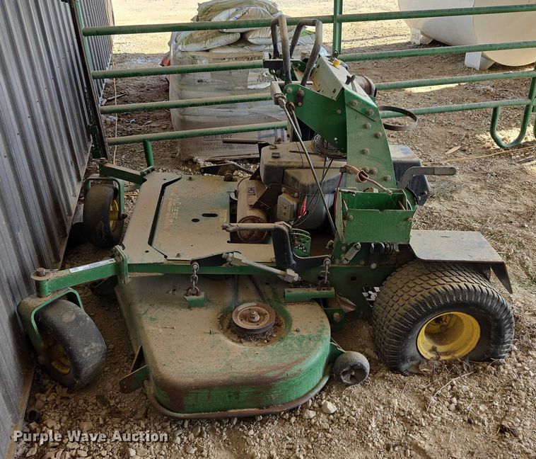 image for item EN3926 John Deere 667 ZTR lawn mower