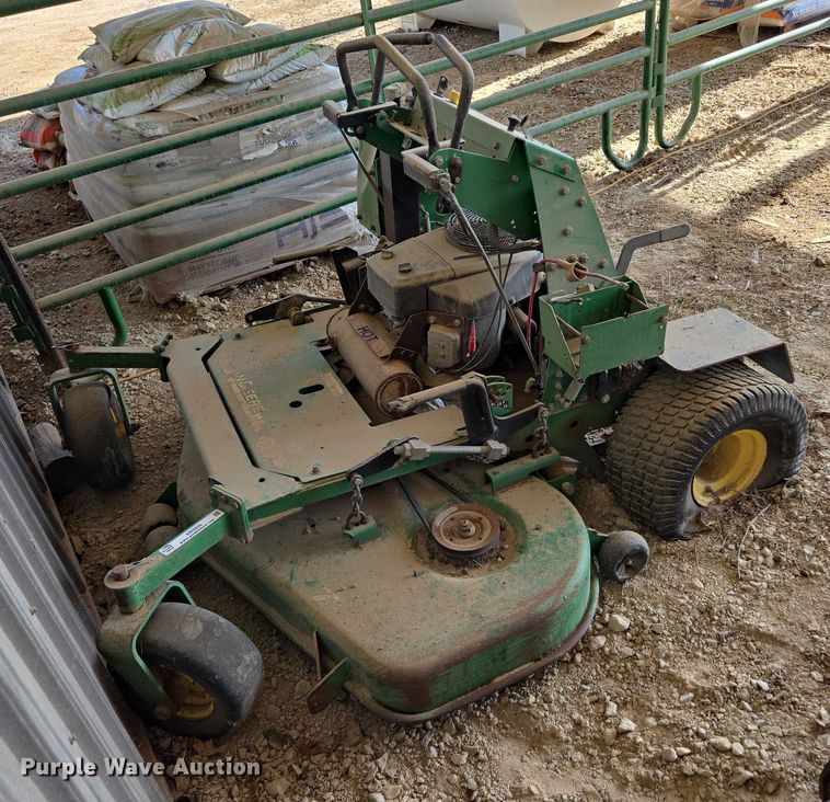 image for item EN3926 John Deere 667 ZTR lawn mower