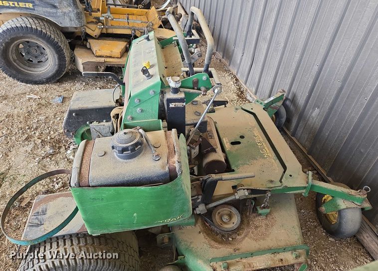 image for item EN3926 John Deere 667 ZTR lawn mower