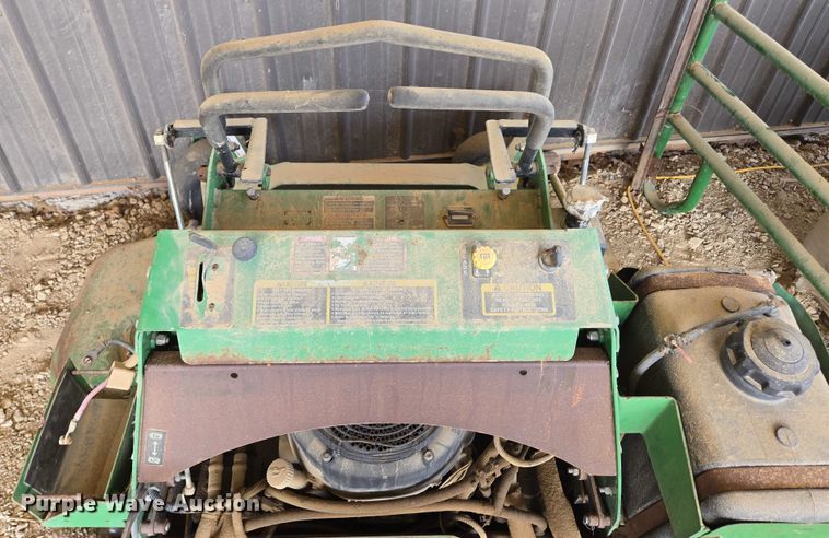 image for item EN3926 John Deere 667 ZTR lawn mower