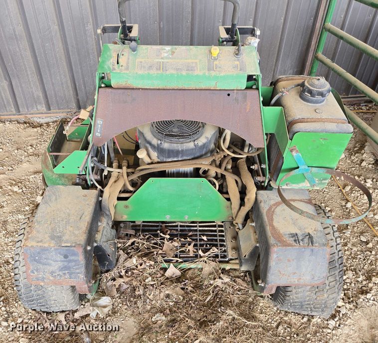 image for item EN3926 John Deere 667 ZTR lawn mower
