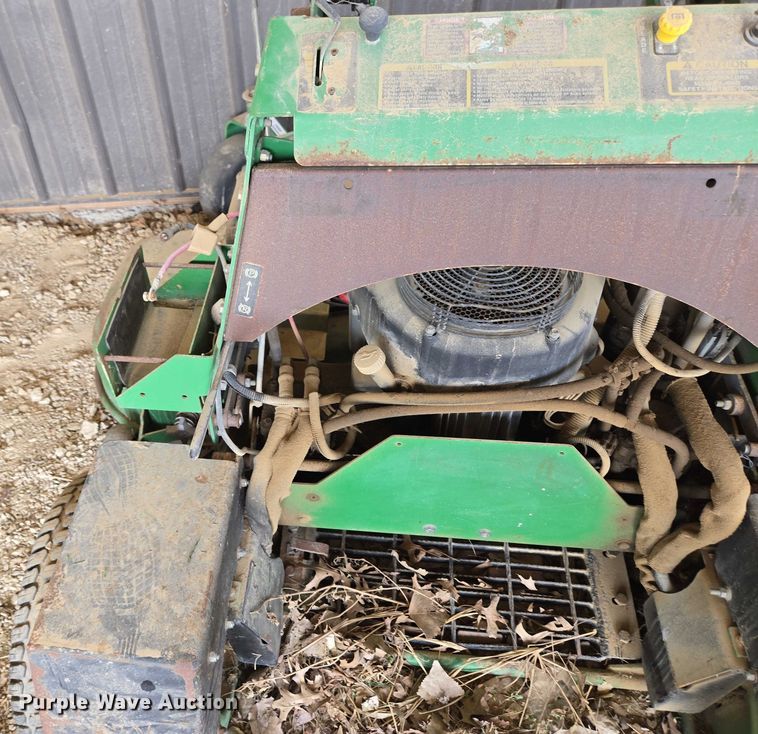 image for item EN3926 John Deere 667 ZTR lawn mower