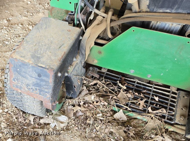 image for item EN3926 John Deere 667 ZTR lawn mower