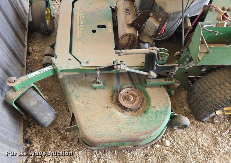 image for item EN3926 John Deere 667 ZTR lawn mower