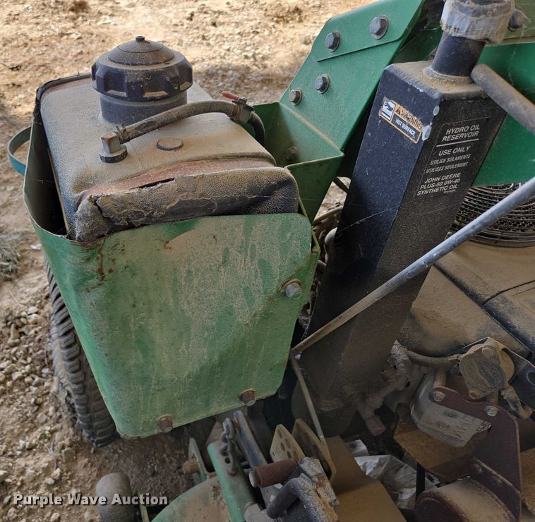 image for item EN3926 John Deere 667 ZTR lawn mower