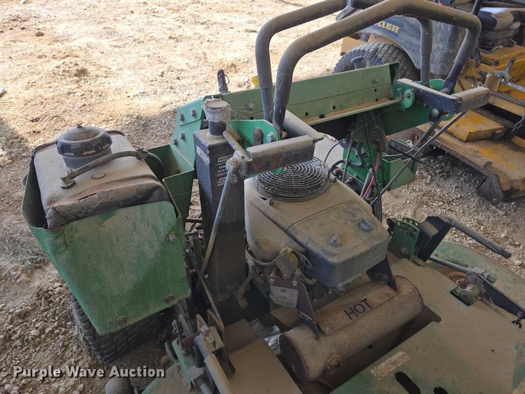 image for item EN3926 John Deere 667 ZTR lawn mower