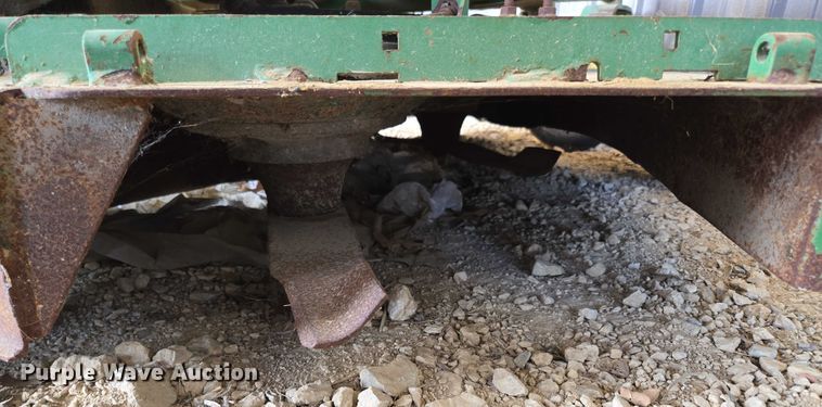 image for item EN3926 John Deere 667 ZTR lawn mower