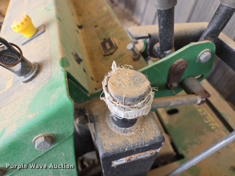 image for item EN3926 John Deere 667 ZTR lawn mower