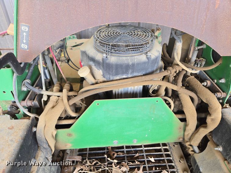 image for item EN3926 John Deere 667 ZTR lawn mower