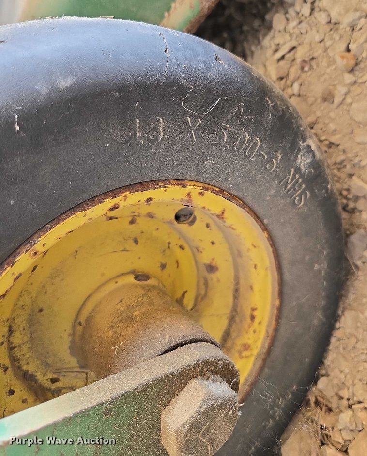 image for item EN3926 John Deere 667 ZTR lawn mower