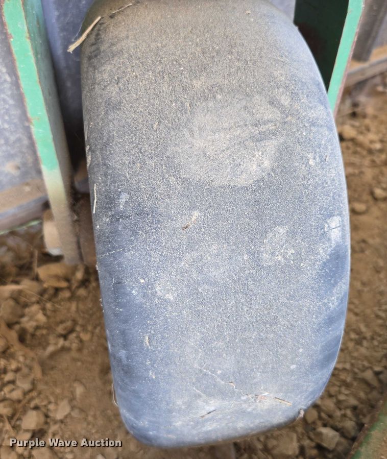 image for item EN3926 John Deere 667 ZTR lawn mower