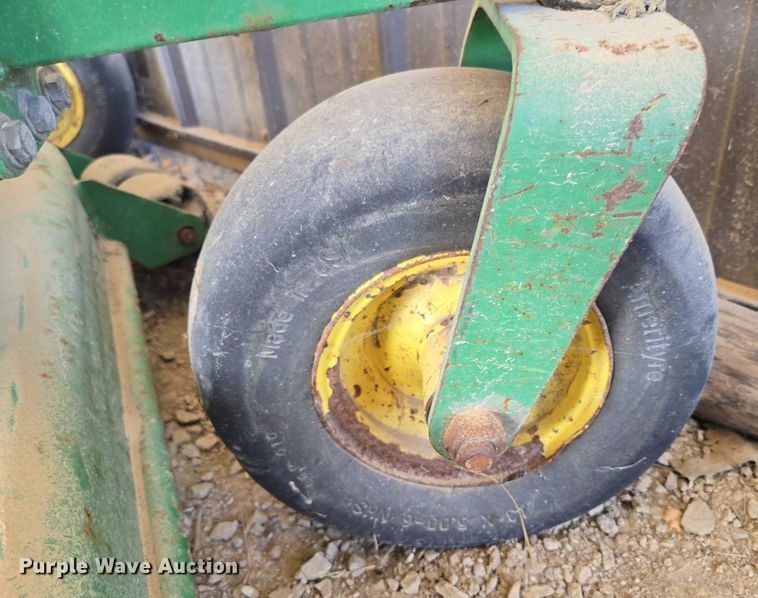 image for item EN3926 John Deere 667 ZTR lawn mower